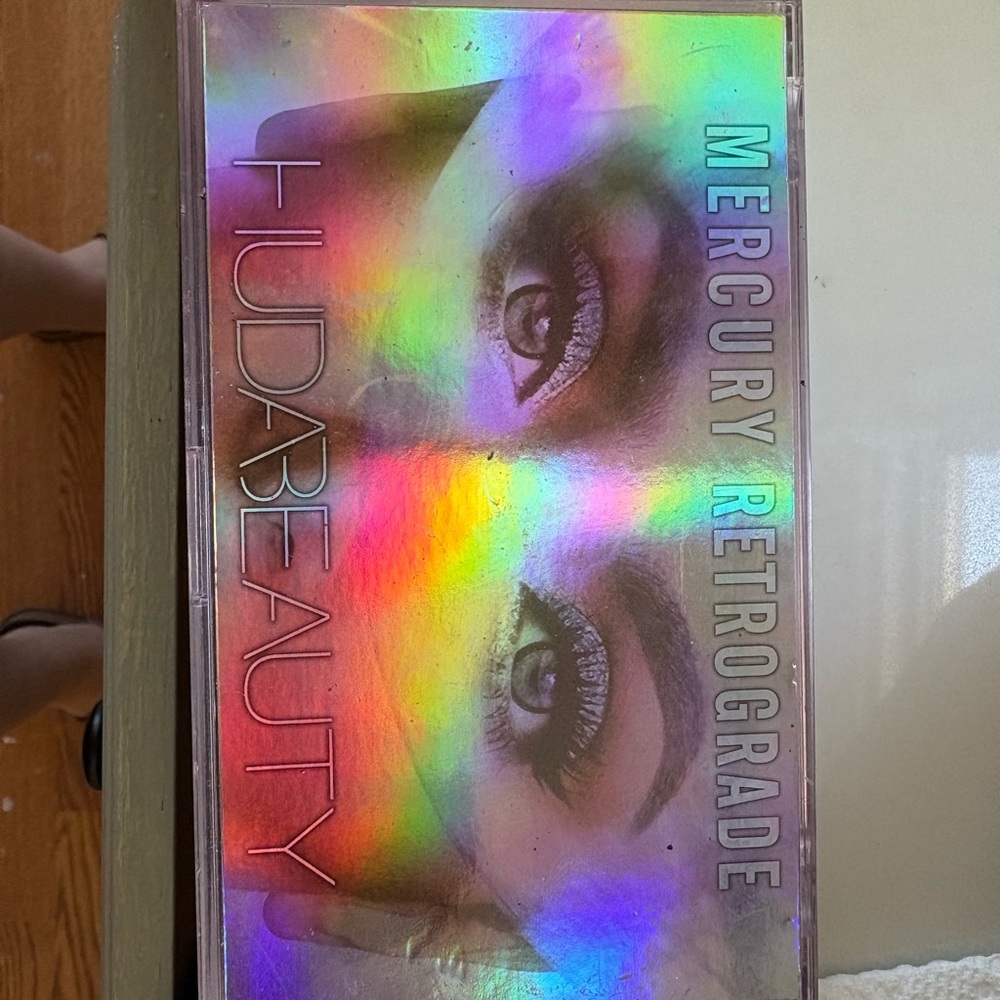 HUDA BEAUTY Mercury Retrograde Colorful Art Display